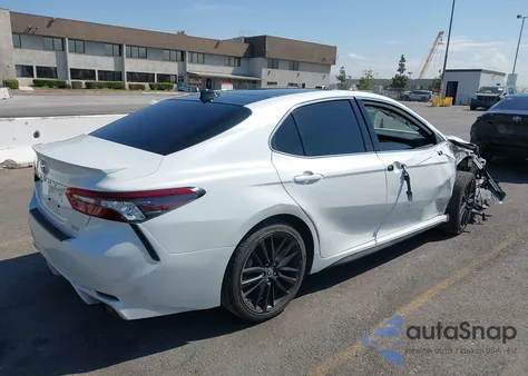 2021 Toyota Camry Xse V6 z USA, uszkodzony, nr VIN 4T1KZ1AK4MU055386